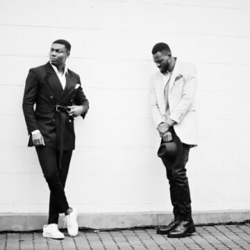 Redefining Elegance: The Allure of Sharp Men's Wear Silhouettes Tailored for Women