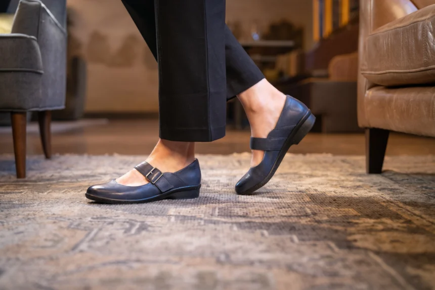 Best Shoes for Teachers in the USA (2026 Comfort & Support Guide) Best Shoes for Teachers in the USA (2026 Comfort & Support Guide)